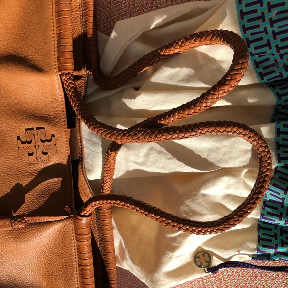 TORY BURCH  TAYLOR TRAVEL/WORK/LEISURE LEATHER BAG - Picture 3 of 8